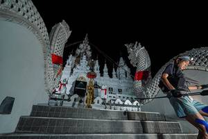 BIB: 
                            <button type="button" onclick="openModal(22574882)" class="btn btn-primary btn-sm float-right btn-popup" data-toggle="modal" data-target=".modal-high-quality">
                        <i class="fas fa-shopping-cart"></i> Add to Cart
                    </button>
                                            <button type="button" onclick="isThisMe(22574882, true)" class="btn btn-success btn-sm float-right btn-popup btn-isme hidden" data-toggle="tooltip" data-placement="bottom" title="นี่คือรูปของคุณใช่ไหม คลิกที่นี่เพื่อเอาเข้าอัลบั้ม">
                        <i class="fas fa-plus"></i> Add to album
                    </button>
                    <button type="button" onclick="isThisMe(22574882, false)" class="btn btn-warning btn-sm float-right btn-popup btn-isnotme hidden">
                        <i class="fas fa-ban"></i> Remove from album
                    </button>