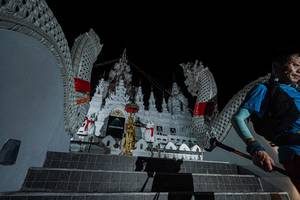 BIB: 
                            <button type="button" onclick="openModal(22579841)" class="btn btn-primary btn-sm float-right btn-popup" data-toggle="modal" data-target=".modal-high-quality">
                        <i class="fas fa-shopping-cart"></i> Add to Cart
                    </button>
                                            <button type="button" onclick="isThisMe(22579841, true)" class="btn btn-success btn-sm float-right btn-popup btn-isme hidden" data-toggle="tooltip" data-placement="bottom" title="นี่คือรูปของคุณใช่ไหม คลิกที่นี่เพื่อเอาเข้าอัลบั้ม">
                        <i class="fas fa-plus"></i> Add to album
                    </button>
                    <button type="button" onclick="isThisMe(22579841, false)" class="btn btn-warning btn-sm float-right btn-popup btn-isnotme hidden">
                        <i class="fas fa-ban"></i> Remove from album
                    </button>