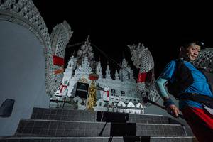 BIB: 
                            <button type="button" onclick="openModal(22579842)" class="btn btn-primary btn-sm float-right btn-popup" data-toggle="modal" data-target=".modal-high-quality">
                        <i class="fas fa-shopping-cart"></i> Add to Cart
                    </button>
                                            <button type="button" onclick="isThisMe(22579842, true)" class="btn btn-success btn-sm float-right btn-popup btn-isme hidden" data-toggle="tooltip" data-placement="bottom" title="นี่คือรูปของคุณใช่ไหม คลิกที่นี่เพื่อเอาเข้าอัลบั้ม">
                        <i class="fas fa-plus"></i> Add to album
                    </button>
                    <button type="button" onclick="isThisMe(22579842, false)" class="btn btn-warning btn-sm float-right btn-popup btn-isnotme hidden">
                        <i class="fas fa-ban"></i> Remove from album
                    </button>