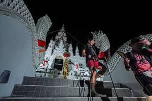 BIB: 
                            <button type="button" onclick="openModal(22578700)" class="btn btn-primary btn-sm float-right btn-popup" data-toggle="modal" data-target=".modal-high-quality">
                        <i class="fas fa-shopping-cart"></i> Add to Cart
                    </button>
                                            <button type="button" onclick="isThisMe(22578700, true)" class="btn btn-success btn-sm float-right btn-popup btn-isme hidden" data-toggle="tooltip" data-placement="bottom" title="นี่คือรูปของคุณใช่ไหม คลิกที่นี่เพื่อเอาเข้าอัลบั้ม">
                        <i class="fas fa-plus"></i> Add to album
                    </button>
                    <button type="button" onclick="isThisMe(22578700, false)" class="btn btn-warning btn-sm float-right btn-popup btn-isnotme hidden">
                        <i class="fas fa-ban"></i> Remove from album
                    </button>