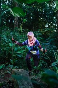 BIB: 3182
                            <button type="button" onclick="openModal(22667829)" class="btn btn-primary btn-sm float-right btn-popup" data-toggle="modal" data-target=".modal-high-quality">
                        <i class="fas fa-shopping-cart"></i> Add to Cart
                    </button>
                                            <button type="button" onclick="isThisMe(22667829, true)" class="btn btn-success btn-sm float-right btn-popup btn-isme hidden" data-toggle="tooltip" data-placement="bottom" title="นี่คือรูปของคุณใช่ไหม คลิกที่นี่เพื่อเอาเข้าอัลบั้ม">
                        <i class="fas fa-plus"></i> Add to album
                    </button>
                    <button type="button" onclick="isThisMe(22667829, false)" class="btn btn-warning btn-sm float-right btn-popup btn-isnotme hidden">
                        <i class="fas fa-ban"></i> Remove from album
                    </button>