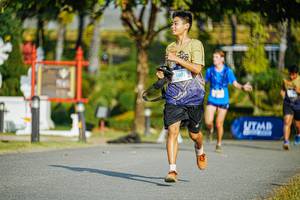 BIB: 140
                            <button type="button" onclick="openModal(22770865)" class="btn btn-primary btn-sm float-right btn-popup" data-toggle="modal" data-target=".modal-high-quality">
                        <i class="fas fa-shopping-cart"></i> Add to Cart
                    </button>
                                            <button type="button" onclick="isThisMe(22770865, true)" class="btn btn-success btn-sm float-right btn-popup btn-isme hidden" data-toggle="tooltip" data-placement="bottom" title="นี่คือรูปของคุณใช่ไหม คลิกที่นี่เพื่อเอาเข้าอัลบั้ม">
                        <i class="fas fa-plus"></i> Add to album
                    </button>
                    <button type="button" onclick="isThisMe(22770865, false)" class="btn btn-warning btn-sm float-right btn-popup btn-isnotme hidden">
                        <i class="fas fa-ban"></i> Remove from album
                    </button>