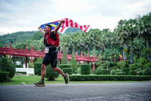 BIB: 137
                            <button type="button" onclick="openModal(22403530)" class="btn btn-primary btn-sm float-right btn-popup" data-toggle="modal" data-target=".modal-high-quality">
                        <i class="fas fa-shopping-cart"></i> Add to Cart
                    </button>
                                            <button type="button" onclick="isThisMe(22403530, true)" class="btn btn-success btn-sm float-right btn-popup btn-isme hidden" data-toggle="tooltip" data-placement="bottom" title="นี่คือรูปของคุณใช่ไหม คลิกที่นี่เพื่อเอาเข้าอัลบั้ม">
                        <i class="fas fa-plus"></i> Add to album
                    </button>
                    <button type="button" onclick="isThisMe(22403530, false)" class="btn btn-warning btn-sm float-right btn-popup btn-isnotme hidden">
                        <i class="fas fa-ban"></i> Remove from album
                    </button>