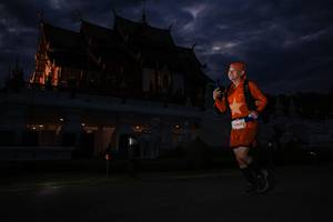 BIB: 1909
                            <button type="button" onclick="openModal(22628944)" class="btn btn-primary btn-sm float-right btn-popup" data-toggle="modal" data-target=".modal-high-quality">
                        <i class="fas fa-shopping-cart"></i> Add to Cart
                    </button>
                                            <button type="button" onclick="isThisMe(22628944, true)" class="btn btn-success btn-sm float-right btn-popup btn-isme hidden" data-toggle="tooltip" data-placement="bottom" title="นี่คือรูปของคุณใช่ไหม คลิกที่นี่เพื่อเอาเข้าอัลบั้ม">
                        <i class="fas fa-plus"></i> Add to album
                    </button>
                    <button type="button" onclick="isThisMe(22628944, false)" class="btn btn-warning btn-sm float-right btn-popup btn-isnotme hidden">
                        <i class="fas fa-ban"></i> Remove from album
                    </button>