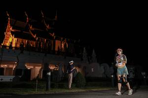 BIB: 138, 
                            <button type="button" onclick="openModal(22637024)" class="btn btn-primary btn-sm float-right btn-popup" data-toggle="modal" data-target=".modal-high-quality">
                        <i class="fas fa-shopping-cart"></i> Add to Cart
                    </button>
                                            <button type="button" onclick="isThisMe(22637024, true)" class="btn btn-success btn-sm float-right btn-popup btn-isme hidden" data-toggle="tooltip" data-placement="bottom" title="นี่คือรูปของคุณใช่ไหม คลิกที่นี่เพื่อเอาเข้าอัลบั้ม">
                        <i class="fas fa-plus"></i> Add to album
                    </button>
                    <button type="button" onclick="isThisMe(22637024, false)" class="btn btn-warning btn-sm float-right btn-popup btn-isnotme hidden">
                        <i class="fas fa-ban"></i> Remove from album
                    </button>