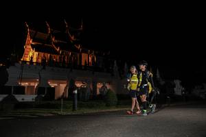 BIB: 
                            <button type="button" onclick="openModal(22639202)" class="btn btn-primary btn-sm float-right btn-popup" data-toggle="modal" data-target=".modal-high-quality">
                        <i class="fas fa-shopping-cart"></i> Add to Cart
                    </button>
                                            <button type="button" onclick="isThisMe(22639202, true)" class="btn btn-success btn-sm float-right btn-popup btn-isme hidden" data-toggle="tooltip" data-placement="bottom" title="นี่คือรูปของคุณใช่ไหม คลิกที่นี่เพื่อเอาเข้าอัลบั้ม">
                        <i class="fas fa-plus"></i> Add to album
                    </button>
                    <button type="button" onclick="isThisMe(22639202, false)" class="btn btn-warning btn-sm float-right btn-popup btn-isnotme hidden">
                        <i class="fas fa-ban"></i> Remove from album
                    </button>