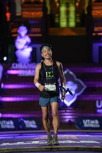 BIB: 2005
                            <button type="button" onclick="openModal(22500909)" class="btn btn-primary btn-sm float-right btn-popup" data-toggle="modal" data-target=".modal-high-quality">
                        <i class="fas fa-shopping-cart"></i> Add to Cart
                    </button>
                                            <button type="button" onclick="isThisMe(22500909, true)" class="btn btn-success btn-sm float-right btn-popup btn-isme hidden" data-toggle="tooltip" data-placement="bottom" title="นี่คือรูปของคุณใช่ไหม คลิกที่นี่เพื่อเอาเข้าอัลบั้ม">
                        <i class="fas fa-plus"></i> Add to album
                    </button>
                    <button type="button" onclick="isThisMe(22500909, false)" class="btn btn-warning btn-sm float-right btn-popup btn-isnotme hidden">
                        <i class="fas fa-ban"></i> Remove from album
                    </button>