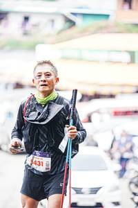 BIB: 431, 1301
                            <button type="button" onclick="openModal(22614495)" class="btn btn-primary btn-sm float-right btn-popup" data-toggle="modal" data-target=".modal-high-quality">
                        <i class="fas fa-shopping-cart"></i> Add to Cart
                    </button>
                                            <button type="button" onclick="isThisMe(22614495, true)" class="btn btn-success btn-sm float-right btn-popup btn-isme hidden" data-toggle="tooltip" data-placement="bottom" title="นี่คือรูปของคุณใช่ไหม คลิกที่นี่เพื่อเอาเข้าอัลบั้ม">
                        <i class="fas fa-plus"></i> Add to album
                    </button>
                    <button type="button" onclick="isThisMe(22614495, false)" class="btn btn-warning btn-sm float-right btn-popup btn-isnotme hidden">
                        <i class="fas fa-ban"></i> Remove from album
                    </button>