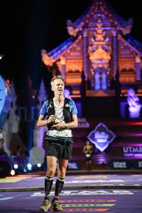 BIB: 400, 9057
                            <button type="button" onclick="openModal(22517072)" class="btn btn-primary btn-sm float-right btn-popup" data-toggle="modal" data-target=".modal-high-quality">
                        <i class="fas fa-shopping-cart"></i> Add to Cart
                    </button>
                                            <button type="button" onclick="isThisMe(22517072, true)" class="btn btn-success btn-sm float-right btn-popup btn-isme hidden" data-toggle="tooltip" data-placement="bottom" title="นี่คือรูปของคุณใช่ไหม คลิกที่นี่เพื่อเอาเข้าอัลบั้ม">
                        <i class="fas fa-plus"></i> Add to album
                    </button>
                    <button type="button" onclick="isThisMe(22517072, false)" class="btn btn-warning btn-sm float-right btn-popup btn-isnotme hidden">
                        <i class="fas fa-ban"></i> Remove from album
                    </button>