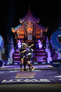 BIB: 301, 11115
                            <button type="button" onclick="openModal(22500840)" class="btn btn-primary btn-sm float-right btn-popup" data-toggle="modal" data-target=".modal-high-quality">
                        <i class="fas fa-shopping-cart"></i> Add to Cart
                    </button>
                                            <button type="button" onclick="isThisMe(22500840, true)" class="btn btn-success btn-sm float-right btn-popup btn-isme hidden" data-toggle="tooltip" data-placement="bottom" title="นี่คือรูปของคุณใช่ไหม คลิกที่นี่เพื่อเอาเข้าอัลบั้ม">
                        <i class="fas fa-plus"></i> Add to album
                    </button>
                    <button type="button" onclick="isThisMe(22500840, false)" class="btn btn-warning btn-sm float-right btn-popup btn-isnotme hidden">
                        <i class="fas fa-ban"></i> Remove from album
                    </button>