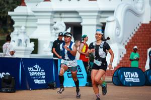 BIB: 1305, 1019
                            <button type="button" onclick="openModal(22495378)" class="btn btn-primary btn-sm float-right btn-popup" data-toggle="modal" data-target=".modal-high-quality">
                        <i class="fas fa-shopping-cart"></i> Add to Cart
                    </button>
                                            <button type="button" onclick="isThisMe(22495378, true)" class="btn btn-success btn-sm float-right btn-popup btn-isme hidden" data-toggle="tooltip" data-placement="bottom" title="นี่คือรูปของคุณใช่ไหม คลิกที่นี่เพื่อเอาเข้าอัลบั้ม">
                        <i class="fas fa-plus"></i> Add to album
                    </button>
                    <button type="button" onclick="isThisMe(22495378, false)" class="btn btn-warning btn-sm float-right btn-popup btn-isnotme hidden">
                        <i class="fas fa-ban"></i> Remove from album
                    </button>