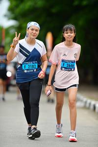 BIB: 2646, 2182
                            <button type="button" onclick="openModal(4594959)" class="btn btn-primary btn-sm float-right btn-popup" data-toggle="modal" data-target=".modal-high-quality">
                        <i class="fas fa-shopping-cart"></i> Add to Cart
                    </button>
                                            <button type="button" onclick="isThisMe(4594959, true)" class="btn btn-success btn-sm float-right btn-popup btn-isme hidden" data-toggle="tooltip" data-placement="bottom" title="นี่คือรูปของคุณใช่ไหม คลิกที่นี่เพื่อเอาเข้าอัลบั้ม">
                        <i class="fas fa-plus"></i> Add to album
                    </button>
                    <button type="button" onclick="isThisMe(4594959, false)" class="btn btn-warning btn-sm float-right btn-popup btn-isnotme hidden">
                        <i class="fas fa-ban"></i> Remove from album
                    </button>