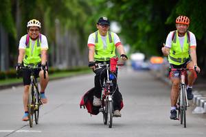 BIB: 
                            <button type="button" onclick="openModal(4594038)" class="btn btn-primary btn-sm float-right btn-popup" data-toggle="modal" data-target=".modal-high-quality">
                        <i class="fas fa-shopping-cart"></i> Add to Cart
                    </button>
                                            <button type="button" onclick="isThisMe(4594038, true)" class="btn btn-success btn-sm float-right btn-popup btn-isme hidden" data-toggle="tooltip" data-placement="bottom" title="นี่คือรูปของคุณใช่ไหม คลิกที่นี่เพื่อเอาเข้าอัลบั้ม">
                        <i class="fas fa-plus"></i> Add to album
                    </button>
                    <button type="button" onclick="isThisMe(4594038, false)" class="btn btn-warning btn-sm float-right btn-popup btn-isnotme hidden">
                        <i class="fas fa-ban"></i> Remove from album
                    </button>