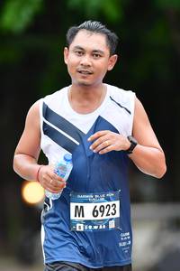 BIB: 300, 6923
                            <button type="button" onclick="openModal(4687559)" class="btn btn-primary btn-sm float-right btn-popup" data-toggle="modal" data-target=".modal-high-quality">
                        <i class="fas fa-shopping-cart"></i> Add to Cart
                    </button>
                                            <button type="button" onclick="isThisMe(4687559, true)" class="btn btn-success btn-sm float-right btn-popup btn-isme hidden" data-toggle="tooltip" data-placement="bottom" title="นี่คือรูปของคุณใช่ไหม คลิกที่นี่เพื่อเอาเข้าอัลบั้ม">
                        <i class="fas fa-plus"></i> Add to album
                    </button>
                    <button type="button" onclick="isThisMe(4687559, false)" class="btn btn-warning btn-sm float-right btn-popup btn-isnotme hidden">
                        <i class="fas fa-ban"></i> Remove from album
                    </button>