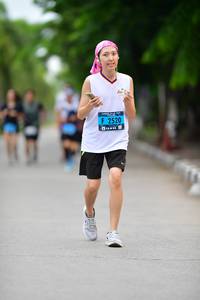 BIB: 2520
                            <button type="button" onclick="openModal(4592313)" class="btn btn-primary btn-sm float-right btn-popup" data-toggle="modal" data-target=".modal-high-quality">
                        <i class="fas fa-shopping-cart"></i> Add to Cart
                    </button>
                                            <button type="button" onclick="isThisMe(4592313, true)" class="btn btn-success btn-sm float-right btn-popup btn-isme hidden" data-toggle="tooltip" data-placement="bottom" title="นี่คือรูปของคุณใช่ไหม คลิกที่นี่เพื่อเอาเข้าอัลบั้ม">
                        <i class="fas fa-plus"></i> Add to album
                    </button>
                    <button type="button" onclick="isThisMe(4592313, false)" class="btn btn-warning btn-sm float-right btn-popup btn-isnotme hidden">
                        <i class="fas fa-ban"></i> Remove from album
                    </button>