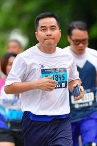 BIB: 1895
                            <button type="button" onclick="openModal(4688518)" class="btn btn-primary btn-sm float-right btn-popup" data-toggle="modal" data-target=".modal-high-quality">
                        <i class="fas fa-shopping-cart"></i> Add to Cart
                    </button>
                                            <button type="button" onclick="isThisMe(4688518, true)" class="btn btn-success btn-sm float-right btn-popup btn-isme hidden" data-toggle="tooltip" data-placement="bottom" title="นี่คือรูปของคุณใช่ไหม คลิกที่นี่เพื่อเอาเข้าอัลบั้ม">
                        <i class="fas fa-plus"></i> Add to album
                    </button>
                    <button type="button" onclick="isThisMe(4688518, false)" class="btn btn-warning btn-sm float-right btn-popup btn-isnotme hidden">
                        <i class="fas fa-ban"></i> Remove from album
                    </button>