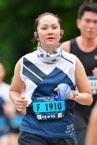 BIB: 110, 1910
                            <button type="button" onclick="openModal(4688457)" class="btn btn-primary btn-sm float-right btn-popup" data-toggle="modal" data-target=".modal-high-quality">
                        <i class="fas fa-shopping-cart"></i> Add to Cart
                    </button>
                                            <button type="button" onclick="isThisMe(4688457, true)" class="btn btn-success btn-sm float-right btn-popup btn-isme hidden" data-toggle="tooltip" data-placement="bottom" title="นี่คือรูปของคุณใช่ไหม คลิกที่นี่เพื่อเอาเข้าอัลบั้ม">
                        <i class="fas fa-plus"></i> Add to album
                    </button>
                    <button type="button" onclick="isThisMe(4688457, false)" class="btn btn-warning btn-sm float-right btn-popup btn-isnotme hidden">
                        <i class="fas fa-ban"></i> Remove from album
                    </button>