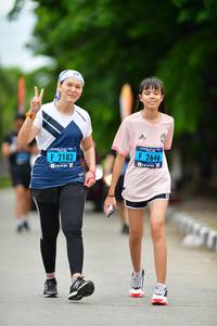 BIB: 2182, 2646
                            <button type="button" onclick="openModal(4594819)" class="btn btn-primary btn-sm float-right btn-popup" data-toggle="modal" data-target=".modal-high-quality">
                        <i class="fas fa-shopping-cart"></i> Add to Cart
                    </button>
                                            <button type="button" onclick="isThisMe(4594819, true)" class="btn btn-success btn-sm float-right btn-popup btn-isme hidden" data-toggle="tooltip" data-placement="bottom" title="นี่คือรูปของคุณใช่ไหม คลิกที่นี่เพื่อเอาเข้าอัลบั้ม">
                        <i class="fas fa-plus"></i> Add to album
                    </button>
                    <button type="button" onclick="isThisMe(4594819, false)" class="btn btn-warning btn-sm float-right btn-popup btn-isnotme hidden">
                        <i class="fas fa-ban"></i> Remove from album
                    </button>