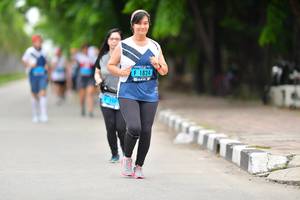 BIB: 1824
                            <button type="button" onclick="openModal(4591973)" class="btn btn-primary btn-sm float-right btn-popup" data-toggle="modal" data-target=".modal-high-quality">
                        <i class="fas fa-shopping-cart"></i> Add to Cart
                    </button>
                                            <button type="button" onclick="isThisMe(4591973, true)" class="btn btn-success btn-sm float-right btn-popup btn-isme hidden" data-toggle="tooltip" data-placement="bottom" title="นี่คือรูปของคุณใช่ไหม คลิกที่นี่เพื่อเอาเข้าอัลบั้ม">
                        <i class="fas fa-plus"></i> Add to album
                    </button>
                    <button type="button" onclick="isThisMe(4591973, false)" class="btn btn-warning btn-sm float-right btn-popup btn-isnotme hidden">
                        <i class="fas fa-ban"></i> Remove from album
                    </button>