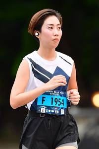 BIB: 1954
                            <button type="button" onclick="openModal(4688132)" class="btn btn-primary btn-sm float-right btn-popup" data-toggle="modal" data-target=".modal-high-quality">
                        <i class="fas fa-shopping-cart"></i> Add to Cart
                    </button>
                                            <button type="button" onclick="isThisMe(4688132, true)" class="btn btn-success btn-sm float-right btn-popup btn-isme hidden" data-toggle="tooltip" data-placement="bottom" title="นี่คือรูปของคุณใช่ไหม คลิกที่นี่เพื่อเอาเข้าอัลบั้ม">
                        <i class="fas fa-plus"></i> Add to album
                    </button>
                    <button type="button" onclick="isThisMe(4688132, false)" class="btn btn-warning btn-sm float-right btn-popup btn-isnotme hidden">
                        <i class="fas fa-ban"></i> Remove from album
                    </button>