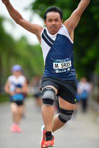 BIB: 5935
                            <button type="button" onclick="openModal(4606951)" class="btn btn-primary btn-sm float-right btn-popup" data-toggle="modal" data-target=".modal-high-quality">
                        <i class="fas fa-shopping-cart"></i> Add to Cart
                    </button>
                                            <button type="button" onclick="isThisMe(4606951, true)" class="btn btn-success btn-sm float-right btn-popup btn-isme hidden" data-toggle="tooltip" data-placement="bottom" title="นี่คือรูปของคุณใช่ไหม คลิกที่นี่เพื่อเอาเข้าอัลบั้ม">
                        <i class="fas fa-plus"></i> Add to album
                    </button>
                    <button type="button" onclick="isThisMe(4606951, false)" class="btn btn-warning btn-sm float-right btn-popup btn-isnotme hidden">
                        <i class="fas fa-ban"></i> Remove from album
                    </button>