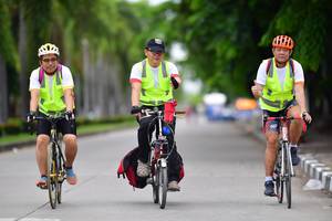 BIB: 
                            <button type="button" onclick="openModal(4594002)" class="btn btn-primary btn-sm float-right btn-popup" data-toggle="modal" data-target=".modal-high-quality">
                        <i class="fas fa-shopping-cart"></i> Add to Cart
                    </button>
                                            <button type="button" onclick="isThisMe(4594002, true)" class="btn btn-success btn-sm float-right btn-popup btn-isme hidden" data-toggle="tooltip" data-placement="bottom" title="นี่คือรูปของคุณใช่ไหม คลิกที่นี่เพื่อเอาเข้าอัลบั้ม">
                        <i class="fas fa-plus"></i> Add to album
                    </button>
                    <button type="button" onclick="isThisMe(4594002, false)" class="btn btn-warning btn-sm float-right btn-popup btn-isnotme hidden">
                        <i class="fas fa-ban"></i> Remove from album
                    </button>