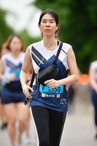 BIB: 2350
                            <button type="button" onclick="openModal(4615672)" class="btn btn-primary btn-sm float-right btn-popup" data-toggle="modal" data-target=".modal-high-quality">
                        <i class="fas fa-shopping-cart"></i> Add to Cart
                    </button>
                                            <button type="button" onclick="isThisMe(4615672, true)" class="btn btn-success btn-sm float-right btn-popup btn-isme hidden" data-toggle="tooltip" data-placement="bottom" title="นี่คือรูปของคุณใช่ไหม คลิกที่นี่เพื่อเอาเข้าอัลบั้ม">
                        <i class="fas fa-plus"></i> Add to album
                    </button>
                    <button type="button" onclick="isThisMe(4615672, false)" class="btn btn-warning btn-sm float-right btn-popup btn-isnotme hidden">
                        <i class="fas fa-ban"></i> Remove from album
                    </button>