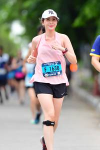 BIB: 1638
                            <button type="button" onclick="openModal(4686923)" class="btn btn-primary btn-sm float-right btn-popup" data-toggle="modal" data-target=".modal-high-quality">
                        <i class="fas fa-shopping-cart"></i> Add to Cart
                    </button>
                                            <button type="button" onclick="isThisMe(4686923, true)" class="btn btn-success btn-sm float-right btn-popup btn-isme hidden" data-toggle="tooltip" data-placement="bottom" title="นี่คือรูปของคุณใช่ไหม คลิกที่นี่เพื่อเอาเข้าอัลบั้ม">
                        <i class="fas fa-plus"></i> Add to album
                    </button>
                    <button type="button" onclick="isThisMe(4686923, false)" class="btn btn-warning btn-sm float-right btn-popup btn-isnotme hidden">
                        <i class="fas fa-ban"></i> Remove from album
                    </button>