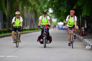 BIB: 
                            <button type="button" onclick="openModal(4593960)" class="btn btn-primary btn-sm float-right btn-popup" data-toggle="modal" data-target=".modal-high-quality">
                        <i class="fas fa-shopping-cart"></i> Add to Cart
                    </button>
                                            <button type="button" onclick="isThisMe(4593960, true)" class="btn btn-success btn-sm float-right btn-popup btn-isme hidden" data-toggle="tooltip" data-placement="bottom" title="นี่คือรูปของคุณใช่ไหม คลิกที่นี่เพื่อเอาเข้าอัลบั้ม">
                        <i class="fas fa-plus"></i> Add to album
                    </button>
                    <button type="button" onclick="isThisMe(4593960, false)" class="btn btn-warning btn-sm float-right btn-popup btn-isnotme hidden">
                        <i class="fas fa-ban"></i> Remove from album
                    </button>