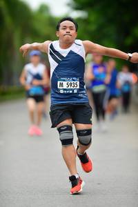 BIB: 5935
                            <button type="button" onclick="openModal(4606953)" class="btn btn-primary btn-sm float-right btn-popup" data-toggle="modal" data-target=".modal-high-quality">
                        <i class="fas fa-shopping-cart"></i> Add to Cart
                    </button>
                                            <button type="button" onclick="isThisMe(4606953, true)" class="btn btn-success btn-sm float-right btn-popup btn-isme hidden" data-toggle="tooltip" data-placement="bottom" title="นี่คือรูปของคุณใช่ไหม คลิกที่นี่เพื่อเอาเข้าอัลบั้ม">
                        <i class="fas fa-plus"></i> Add to album
                    </button>
                    <button type="button" onclick="isThisMe(4606953, false)" class="btn btn-warning btn-sm float-right btn-popup btn-isnotme hidden">
                        <i class="fas fa-ban"></i> Remove from album
                    </button>