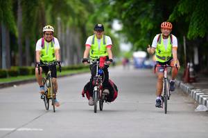 BIB: 
                            <button type="button" onclick="openModal(4593983)" class="btn btn-primary btn-sm float-right btn-popup" data-toggle="modal" data-target=".modal-high-quality">
                        <i class="fas fa-shopping-cart"></i> Add to Cart
                    </button>
                                            <button type="button" onclick="isThisMe(4593983, true)" class="btn btn-success btn-sm float-right btn-popup btn-isme hidden" data-toggle="tooltip" data-placement="bottom" title="นี่คือรูปของคุณใช่ไหม คลิกที่นี่เพื่อเอาเข้าอัลบั้ม">
                        <i class="fas fa-plus"></i> Add to album
                    </button>
                    <button type="button" onclick="isThisMe(4593983, false)" class="btn btn-warning btn-sm float-right btn-popup btn-isnotme hidden">
                        <i class="fas fa-ban"></i> Remove from album
                    </button>