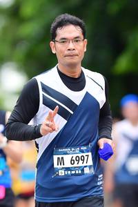 BIB: 6997
                            <button type="button" onclick="openModal(4688266)" class="btn btn-primary btn-sm float-right btn-popup" data-toggle="modal" data-target=".modal-high-quality">
                        <i class="fas fa-shopping-cart"></i> Add to Cart
                    </button>
                                            <button type="button" onclick="isThisMe(4688266, true)" class="btn btn-success btn-sm float-right btn-popup btn-isme hidden" data-toggle="tooltip" data-placement="bottom" title="นี่คือรูปของคุณใช่ไหม คลิกที่นี่เพื่อเอาเข้าอัลบั้ม">
                        <i class="fas fa-plus"></i> Add to album
                    </button>
                    <button type="button" onclick="isThisMe(4688266, false)" class="btn btn-warning btn-sm float-right btn-popup btn-isnotme hidden">
                        <i class="fas fa-ban"></i> Remove from album
                    </button>