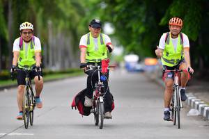 BIB: 
                            <button type="button" onclick="openModal(4594010)" class="btn btn-primary btn-sm float-right btn-popup" data-toggle="modal" data-target=".modal-high-quality">
                        <i class="fas fa-shopping-cart"></i> Add to Cart
                    </button>
                                            <button type="button" onclick="isThisMe(4594010, true)" class="btn btn-success btn-sm float-right btn-popup btn-isme hidden" data-toggle="tooltip" data-placement="bottom" title="นี่คือรูปของคุณใช่ไหม คลิกที่นี่เพื่อเอาเข้าอัลบั้ม">
                        <i class="fas fa-plus"></i> Add to album
                    </button>
                    <button type="button" onclick="isThisMe(4594010, false)" class="btn btn-warning btn-sm float-right btn-popup btn-isnotme hidden">
                        <i class="fas fa-ban"></i> Remove from album
                    </button>