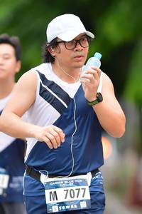 BIB: 7077
                            <button type="button" onclick="openModal(4706137)" class="btn btn-primary btn-sm float-right btn-popup" data-toggle="modal" data-target=".modal-high-quality">
                        <i class="fas fa-shopping-cart"></i> Add to Cart
                    </button>
                                            <button type="button" onclick="isThisMe(4706137, true)" class="btn btn-success btn-sm float-right btn-popup btn-isme hidden" data-toggle="tooltip" data-placement="bottom" title="นี่คือรูปของคุณใช่ไหม คลิกที่นี่เพื่อเอาเข้าอัลบั้ม">
                        <i class="fas fa-plus"></i> Add to album
                    </button>
                    <button type="button" onclick="isThisMe(4706137, false)" class="btn btn-warning btn-sm float-right btn-popup btn-isnotme hidden">
                        <i class="fas fa-ban"></i> Remove from album
                    </button>