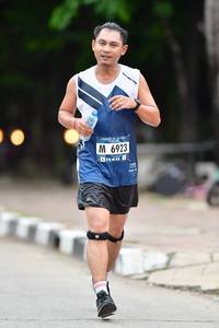 BIB: 923
                            <button type="button" onclick="openModal(4686206)" class="btn btn-primary btn-sm float-right btn-popup" data-toggle="modal" data-target=".modal-high-quality">
                        <i class="fas fa-shopping-cart"></i> Add to Cart
                    </button>
                                            <button type="button" onclick="isThisMe(4686206, true)" class="btn btn-success btn-sm float-right btn-popup btn-isme hidden" data-toggle="tooltip" data-placement="bottom" title="นี่คือรูปของคุณใช่ไหม คลิกที่นี่เพื่อเอาเข้าอัลบั้ม">
                        <i class="fas fa-plus"></i> Add to album
                    </button>
                    <button type="button" onclick="isThisMe(4686206, false)" class="btn btn-warning btn-sm float-right btn-popup btn-isnotme hidden">
                        <i class="fas fa-ban"></i> Remove from album
                    </button>