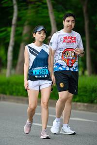 BIB: 2393
                            <button type="button" onclick="openModal(4720887)" class="btn btn-primary btn-sm float-right btn-popup" data-toggle="modal" data-target=".modal-high-quality">
                        <i class="fas fa-shopping-cart"></i> Add to Cart
                    </button>
                                            <button type="button" onclick="isThisMe(4720887, true)" class="btn btn-success btn-sm float-right btn-popup btn-isme hidden" data-toggle="tooltip" data-placement="bottom" title="นี่คือรูปของคุณใช่ไหม คลิกที่นี่เพื่อเอาเข้าอัลบั้ม">
                        <i class="fas fa-plus"></i> Add to album
                    </button>
                    <button type="button" onclick="isThisMe(4720887, false)" class="btn btn-warning btn-sm float-right btn-popup btn-isnotme hidden">
                        <i class="fas fa-ban"></i> Remove from album
                    </button>