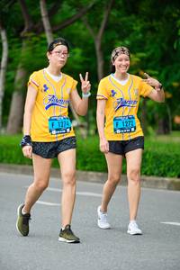 BIB: 1274, 1272
                            <button type="button" onclick="openModal(4721116)" class="btn btn-primary btn-sm float-right btn-popup" data-toggle="modal" data-target=".modal-high-quality">
                        <i class="fas fa-shopping-cart"></i> Add to Cart
                    </button>
                                            <button type="button" onclick="isThisMe(4721116, true)" class="btn btn-success btn-sm float-right btn-popup btn-isme hidden" data-toggle="tooltip" data-placement="bottom" title="นี่คือรูปของคุณใช่ไหม คลิกที่นี่เพื่อเอาเข้าอัลบั้ม">
                        <i class="fas fa-plus"></i> Add to album
                    </button>
                    <button type="button" onclick="isThisMe(4721116, false)" class="btn btn-warning btn-sm float-right btn-popup btn-isnotme hidden">
                        <i class="fas fa-ban"></i> Remove from album
                    </button>