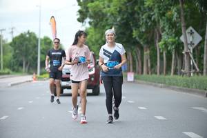 BIB: 218
                            <button type="button" onclick="openModal(4590535)" class="btn btn-primary btn-sm float-right btn-popup" data-toggle="modal" data-target=".modal-high-quality">
                        <i class="fas fa-shopping-cart"></i> Add to Cart
                    </button>
                                            <button type="button" onclick="isThisMe(4590535, true)" class="btn btn-success btn-sm float-right btn-popup btn-isme hidden" data-toggle="tooltip" data-placement="bottom" title="นี่คือรูปของคุณใช่ไหม คลิกที่นี่เพื่อเอาเข้าอัลบั้ม">
                        <i class="fas fa-plus"></i> Add to album
                    </button>
                    <button type="button" onclick="isThisMe(4590535, false)" class="btn btn-warning btn-sm float-right btn-popup btn-isnotme hidden">
                        <i class="fas fa-ban"></i> Remove from album
                    </button>