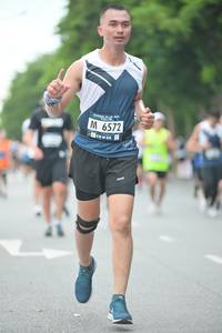 BIB: 6572
                            <button type="button" onclick="openModal(4600944)" class="btn btn-primary btn-sm float-right btn-popup" data-toggle="modal" data-target=".modal-high-quality">
                        <i class="fas fa-shopping-cart"></i> Add to Cart
                    </button>
                                            <button type="button" onclick="isThisMe(4600944, true)" class="btn btn-success btn-sm float-right btn-popup btn-isme hidden" data-toggle="tooltip" data-placement="bottom" title="นี่คือรูปของคุณใช่ไหม คลิกที่นี่เพื่อเอาเข้าอัลบั้ม">
                        <i class="fas fa-plus"></i> Add to album
                    </button>
                    <button type="button" onclick="isThisMe(4600944, false)" class="btn btn-warning btn-sm float-right btn-popup btn-isnotme hidden">
                        <i class="fas fa-ban"></i> Remove from album
                    </button>