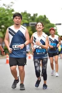 BIB: 1556
                            <button type="button" onclick="openModal(4685816)" class="btn btn-primary btn-sm float-right btn-popup" data-toggle="modal" data-target=".modal-high-quality">
                        <i class="fas fa-shopping-cart"></i> Add to Cart
                    </button>
                                            <button type="button" onclick="isThisMe(4685816, true)" class="btn btn-success btn-sm float-right btn-popup btn-isme hidden" data-toggle="tooltip" data-placement="bottom" title="นี่คือรูปของคุณใช่ไหม คลิกที่นี่เพื่อเอาเข้าอัลบั้ม">
                        <i class="fas fa-plus"></i> Add to album
                    </button>
                    <button type="button" onclick="isThisMe(4685816, false)" class="btn btn-warning btn-sm float-right btn-popup btn-isnotme hidden">
                        <i class="fas fa-ban"></i> Remove from album
                    </button>