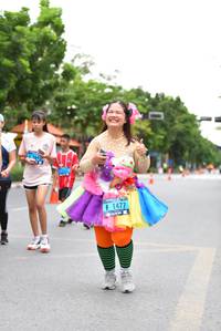 BIB: 1477
                            <button type="button" onclick="openModal(4689938)" class="btn btn-primary btn-sm float-right btn-popup" data-toggle="modal" data-target=".modal-high-quality">
                        <i class="fas fa-shopping-cart"></i> Add to Cart
                    </button>
                                            <button type="button" onclick="isThisMe(4689938, true)" class="btn btn-success btn-sm float-right btn-popup btn-isme hidden" data-toggle="tooltip" data-placement="bottom" title="นี่คือรูปของคุณใช่ไหม คลิกที่นี่เพื่อเอาเข้าอัลบั้ม">
                        <i class="fas fa-plus"></i> Add to album
                    </button>
                    <button type="button" onclick="isThisMe(4689938, false)" class="btn btn-warning btn-sm float-right btn-popup btn-isnotme hidden">
                        <i class="fas fa-ban"></i> Remove from album
                    </button>