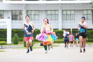 BIB: 1900, 1477
                            <button type="button" onclick="openModal(4678875)" class="btn btn-primary btn-sm float-right btn-popup" data-toggle="modal" data-target=".modal-high-quality">
                        <i class="fas fa-shopping-cart"></i> Add to Cart
                    </button>
                                            <button type="button" onclick="isThisMe(4678875, true)" class="btn btn-success btn-sm float-right btn-popup btn-isme hidden" data-toggle="tooltip" data-placement="bottom" title="นี่คือรูปของคุณใช่ไหม คลิกที่นี่เพื่อเอาเข้าอัลบั้ม">
                        <i class="fas fa-plus"></i> Add to album
                    </button>
                    <button type="button" onclick="isThisMe(4678875, false)" class="btn btn-warning btn-sm float-right btn-popup btn-isnotme hidden">
                        <i class="fas fa-ban"></i> Remove from album
                    </button>