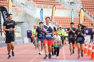 BIB: 7611, 
                            <button type="button" onclick="openModal(4573054)" class="btn btn-primary btn-sm float-right btn-popup" data-toggle="modal" data-target=".modal-high-quality">
                        <i class="fas fa-shopping-cart"></i> Add to Cart
                    </button>
                                            <button type="button" onclick="isThisMe(4573054, true)" class="btn btn-success btn-sm float-right btn-popup btn-isme hidden" data-toggle="tooltip" data-placement="bottom" title="นี่คือรูปของคุณใช่ไหม คลิกที่นี่เพื่อเอาเข้าอัลบั้ม">
                        <i class="fas fa-plus"></i> Add to album
                    </button>
                    <button type="button" onclick="isThisMe(4573054, false)" class="btn btn-warning btn-sm float-right btn-popup btn-isnotme hidden">
                        <i class="fas fa-ban"></i> Remove from album
                    </button>