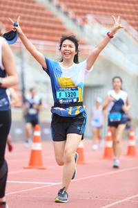 BIB: 1320
                            <button type="button" onclick="openModal(4569303)" class="btn btn-primary btn-sm float-right btn-popup" data-toggle="modal" data-target=".modal-high-quality">
                        <i class="fas fa-shopping-cart"></i> Add to Cart
                    </button>
                                            <button type="button" onclick="isThisMe(4569303, true)" class="btn btn-success btn-sm float-right btn-popup btn-isme hidden" data-toggle="tooltip" data-placement="bottom" title="นี่คือรูปของคุณใช่ไหม คลิกที่นี่เพื่อเอาเข้าอัลบั้ม">
                        <i class="fas fa-plus"></i> Add to album
                    </button>
                    <button type="button" onclick="isThisMe(4569303, false)" class="btn btn-warning btn-sm float-right btn-popup btn-isnotme hidden">
                        <i class="fas fa-ban"></i> Remove from album
                    </button>