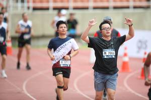 BIB: 712, 7086
                            <button type="button" onclick="openModal(4573556)" class="btn btn-primary btn-sm float-right btn-popup" data-toggle="modal" data-target=".modal-high-quality">
                        <i class="fas fa-shopping-cart"></i> Add to Cart
                    </button>
                                            <button type="button" onclick="isThisMe(4573556, true)" class="btn btn-success btn-sm float-right btn-popup btn-isme hidden" data-toggle="tooltip" data-placement="bottom" title="นี่คือรูปของคุณใช่ไหม คลิกที่นี่เพื่อเอาเข้าอัลบั้ม">
                        <i class="fas fa-plus"></i> Add to album
                    </button>
                    <button type="button" onclick="isThisMe(4573556, false)" class="btn btn-warning btn-sm float-right btn-popup btn-isnotme hidden">
                        <i class="fas fa-ban"></i> Remove from album
                    </button>