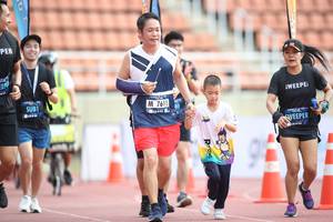 BIB: 7611, 
                            <button type="button" onclick="openModal(4577759)" class="btn btn-primary btn-sm float-right btn-popup" data-toggle="modal" data-target=".modal-high-quality">
                        <i class="fas fa-shopping-cart"></i> Add to Cart
                    </button>
                                            <button type="button" onclick="isThisMe(4577759, true)" class="btn btn-success btn-sm float-right btn-popup btn-isme hidden" data-toggle="tooltip" data-placement="bottom" title="นี่คือรูปของคุณใช่ไหม คลิกที่นี่เพื่อเอาเข้าอัลบั้ม">
                        <i class="fas fa-plus"></i> Add to album
                    </button>
                    <button type="button" onclick="isThisMe(4577759, false)" class="btn btn-warning btn-sm float-right btn-popup btn-isnotme hidden">
                        <i class="fas fa-ban"></i> Remove from album
                    </button>