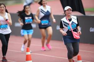 BIB: 2116, 413
                            <button type="button" onclick="openModal(4577273)" class="btn btn-primary btn-sm float-right btn-popup" data-toggle="modal" data-target=".modal-high-quality">
                        <i class="fas fa-shopping-cart"></i> Add to Cart
                    </button>
                                            <button type="button" onclick="isThisMe(4577273, true)" class="btn btn-success btn-sm float-right btn-popup btn-isme hidden" data-toggle="tooltip" data-placement="bottom" title="นี่คือรูปของคุณใช่ไหม คลิกที่นี่เพื่อเอาเข้าอัลบั้ม">
                        <i class="fas fa-plus"></i> Add to album
                    </button>
                    <button type="button" onclick="isThisMe(4577273, false)" class="btn btn-warning btn-sm float-right btn-popup btn-isnotme hidden">
                        <i class="fas fa-ban"></i> Remove from album
                    </button>