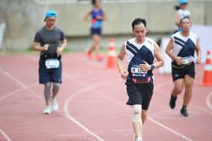 BIB: 524
                            <button type="button" onclick="openModal(4573570)" class="btn btn-primary btn-sm float-right btn-popup" data-toggle="modal" data-target=".modal-high-quality">
                        <i class="fas fa-shopping-cart"></i> Add to Cart
                    </button>
                                            <button type="button" onclick="isThisMe(4573570, true)" class="btn btn-success btn-sm float-right btn-popup btn-isme hidden" data-toggle="tooltip" data-placement="bottom" title="นี่คือรูปของคุณใช่ไหม คลิกที่นี่เพื่อเอาเข้าอัลบั้ม">
                        <i class="fas fa-plus"></i> Add to album
                    </button>
                    <button type="button" onclick="isThisMe(4573570, false)" class="btn btn-warning btn-sm float-right btn-popup btn-isnotme hidden">
                        <i class="fas fa-ban"></i> Remove from album
                    </button>