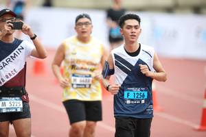 BIB: 5225, 1256
                            <button type="button" onclick="openModal(4573973)" class="btn btn-primary btn-sm float-right btn-popup" data-toggle="modal" data-target=".modal-high-quality">
                        <i class="fas fa-shopping-cart"></i> Add to Cart
                    </button>
                                            <button type="button" onclick="isThisMe(4573973, true)" class="btn btn-success btn-sm float-right btn-popup btn-isme hidden" data-toggle="tooltip" data-placement="bottom" title="นี่คือรูปของคุณใช่ไหม คลิกที่นี่เพื่อเอาเข้าอัลบั้ม">
                        <i class="fas fa-plus"></i> Add to album
                    </button>
                    <button type="button" onclick="isThisMe(4573973, false)" class="btn btn-warning btn-sm float-right btn-popup btn-isnotme hidden">
                        <i class="fas fa-ban"></i> Remove from album
                    </button>