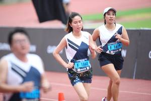 BIB: 1619, 1868
                            <button type="button" onclick="openModal(4576447)" class="btn btn-primary btn-sm float-right btn-popup" data-toggle="modal" data-target=".modal-high-quality">
                        <i class="fas fa-shopping-cart"></i> Add to Cart
                    </button>
                                            <button type="button" onclick="isThisMe(4576447, true)" class="btn btn-success btn-sm float-right btn-popup btn-isme hidden" data-toggle="tooltip" data-placement="bottom" title="นี่คือรูปของคุณใช่ไหม คลิกที่นี่เพื่อเอาเข้าอัลบั้ม">
                        <i class="fas fa-plus"></i> Add to album
                    </button>
                    <button type="button" onclick="isThisMe(4576447, false)" class="btn btn-warning btn-sm float-right btn-popup btn-isnotme hidden">
                        <i class="fas fa-ban"></i> Remove from album
                    </button>